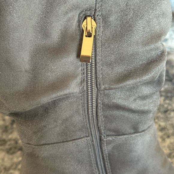 JustFab Gray Suede Slouch Boots – Size 8 / EU 38.5 - Picture 3 of 5